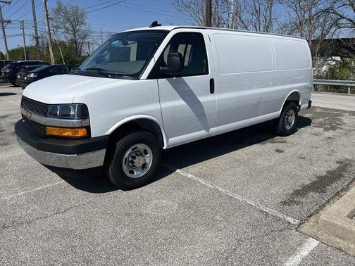 2025 Chevrolet Express 3500 Work Van