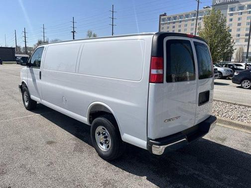 2025 Chevrolet Express 3500 Work Van