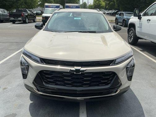 White Sand 2026 Chevrolet Trax ACTIV