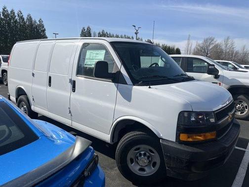 2025 Chevrolet Express 2500 Work Van