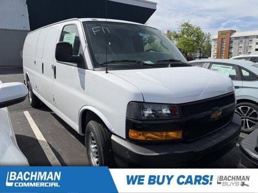Summit White 2026 Chevrolet Express 3500 Work Van