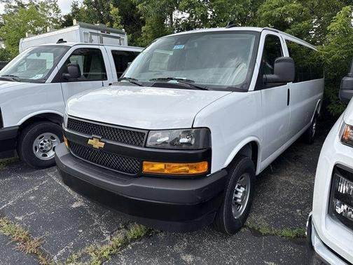 2025 Chevrolet Express 3500 LS