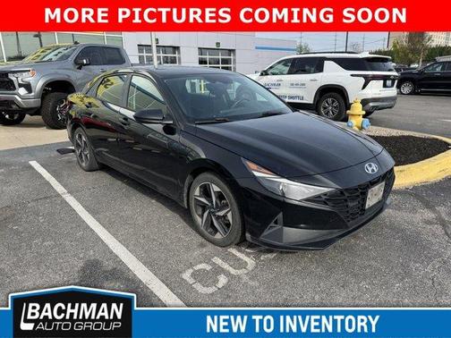 2023 Hyundai ELANTRA SEL