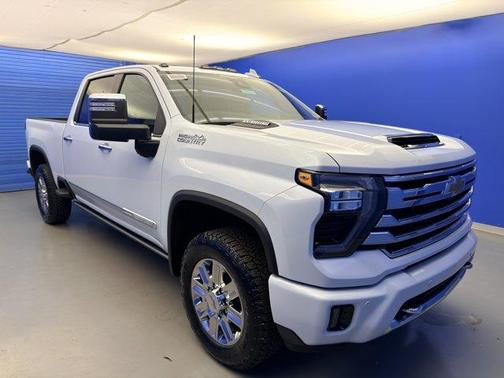 Polar White 2026 Chevrolet Silverado 2500 High Country