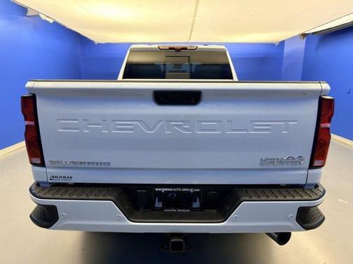 Polar White 2026 Chevrolet Silverado 2500 High Country