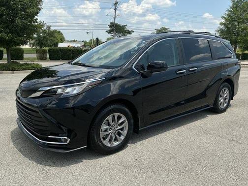 2022 Toyota Sienna XLE