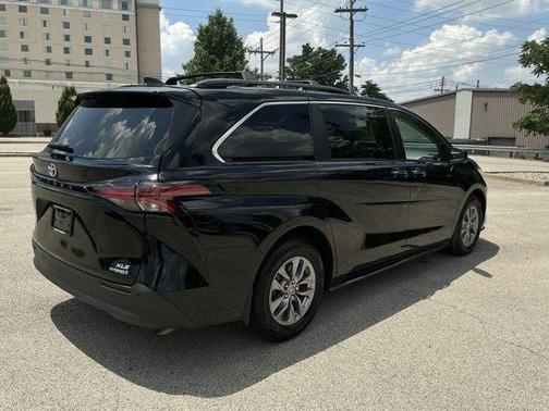 2022 Toyota Sienna XLE