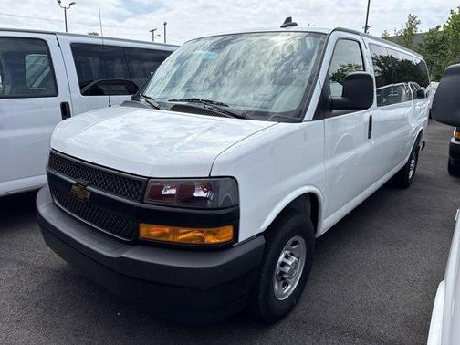 2025 Chevrolet Express 3500 LS