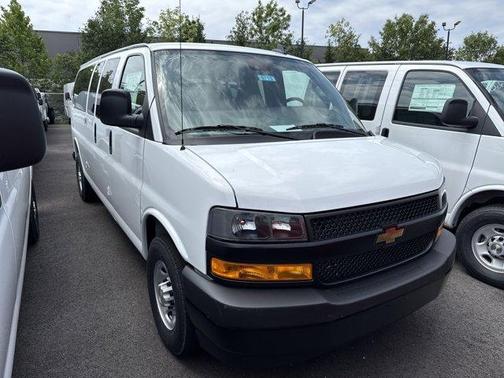 2025 Chevrolet Express 3500 LS