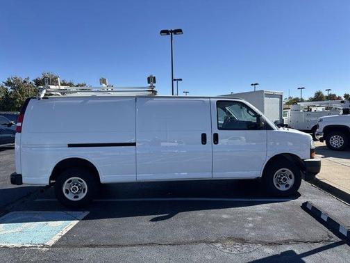 2023 GMC Savana 2500 Work Van