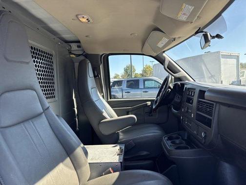 2023 GMC Savana 2500 Work Van