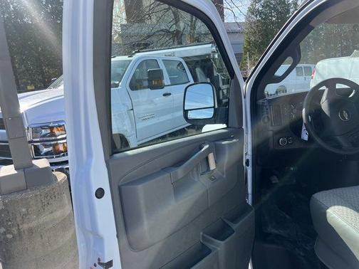2025 Chevrolet Express 2500 Work Van