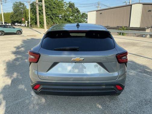 2025 Chevrolet Trax LS