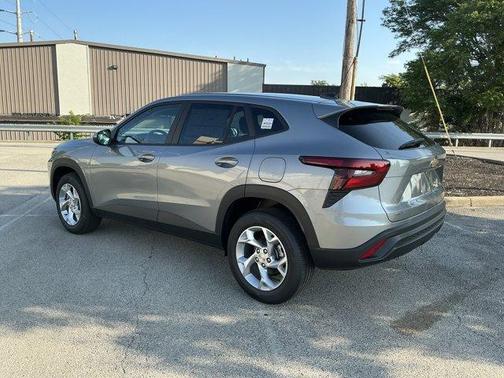 2025 Chevrolet Trax LS