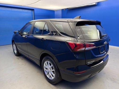 Mosaic Black Metallic 2023 Chevrolet Equinox LS