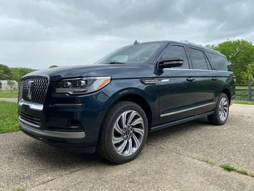 2022 Lincoln Navigator L Reserve