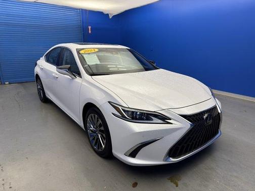 2024 Lexus ES 300h Luxury