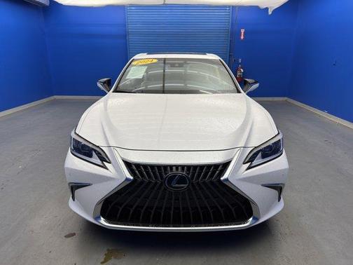 2024 Lexus ES 300h Luxury