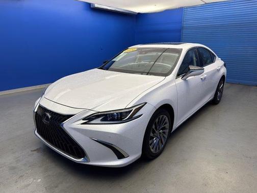 2024 Lexus ES 300h Luxury