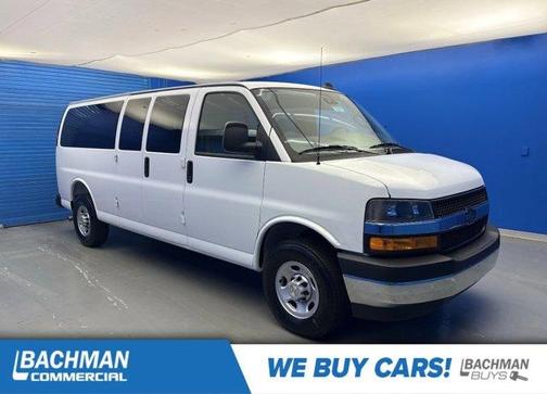 2025 Chevrolet Express 3500 LS