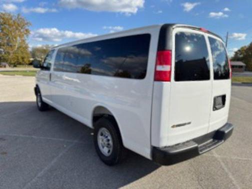2025 Chevrolet Express 3500 LS