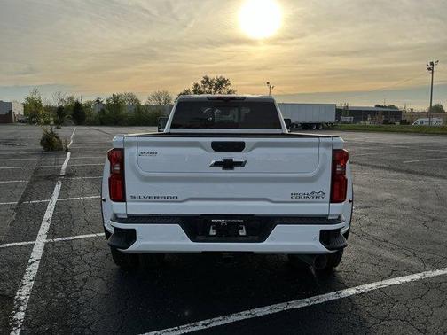 2025 Chevrolet Silverado 3500 High Country