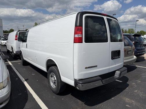 Summit White 2026 Chevrolet Express 3500 Work Van