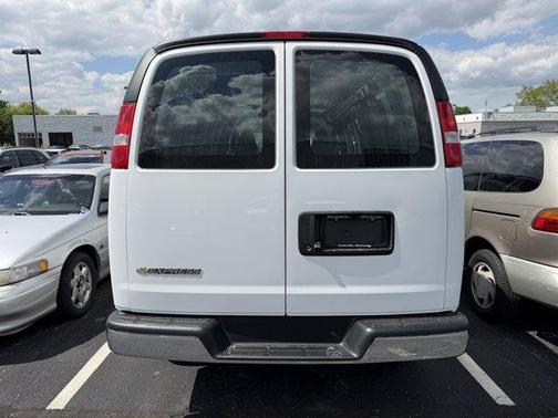 Summit White 2026 Chevrolet Express 3500 Work Van