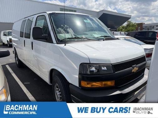 Summit White 2026 Chevrolet Express 3500 Work Van