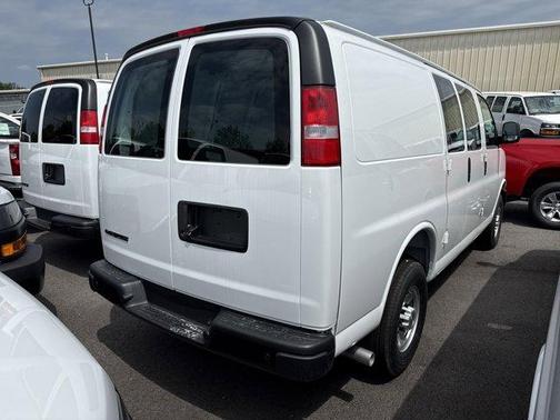 2025 Chevrolet Express 3500 Work Van