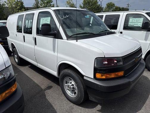2025 Chevrolet Express 3500 Work Van