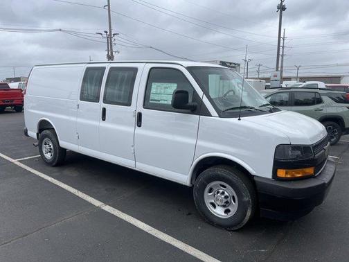 2025 Chevrolet Express 3500 Work Van