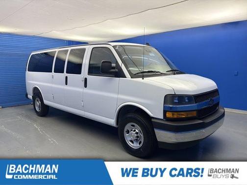 2025 Chevrolet Express 3500 LS