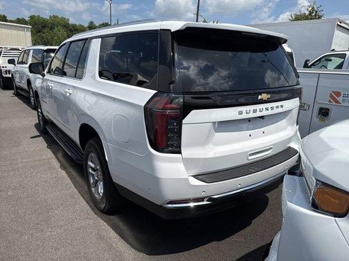 2025 Chevrolet Suburban LS