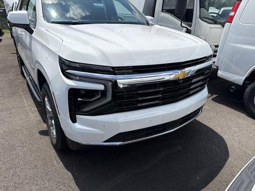 2025 Chevrolet Suburban LS