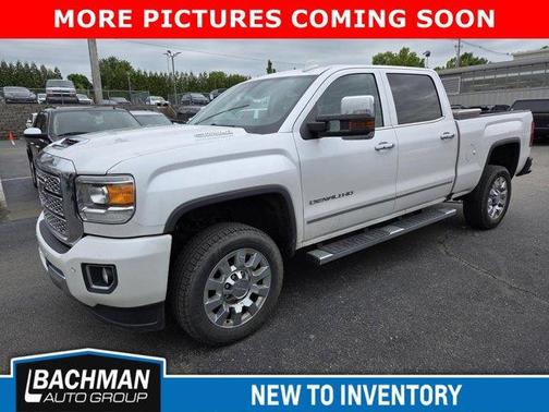 White Frost Tri-Coat 2019 GMC Sierra 2500 Denali