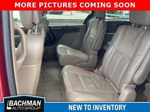2016 Chrysler Town & Country Limited Platinum