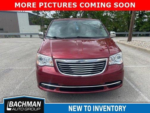2016 Chrysler Town & Country Limited Platinum