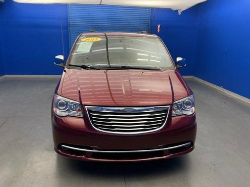 2016 Chrysler Town & Country Limited Platinum