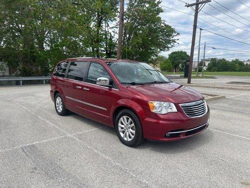 2016 Chrysler Town & Country Limited Platinum