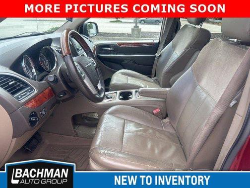 2016 Chrysler Town & Country Limited Platinum