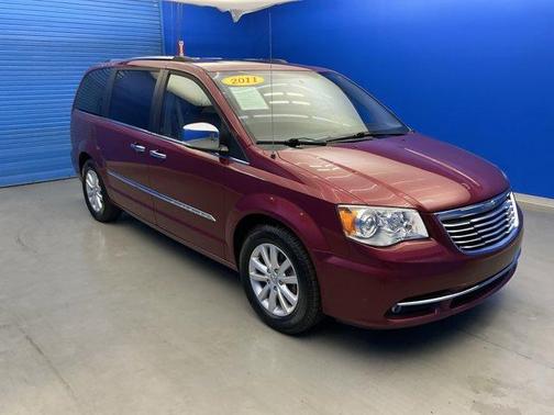2016 Chrysler Town & Country Limited Platinum