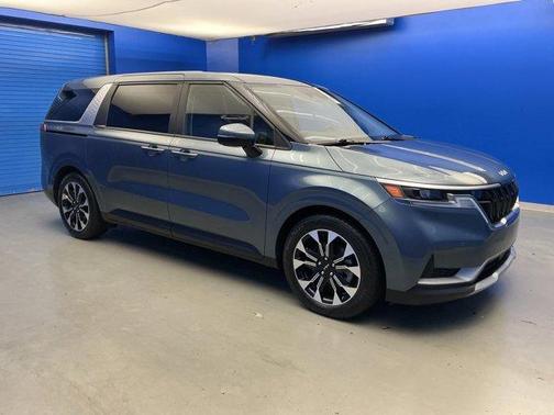 2023 Kia Carnival EX