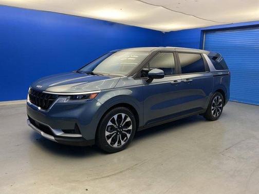 2023 Kia Carnival EX