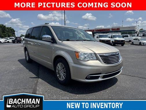 2014 Chrysler Town & Country Touring-L