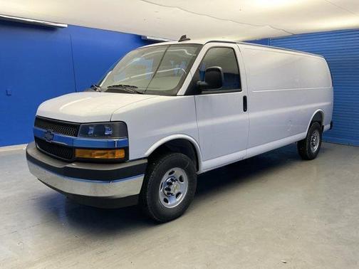 2025 Chevrolet Express 3500 Work Van