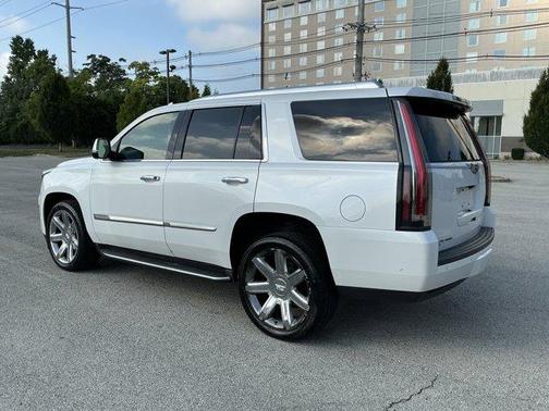 2017 Cadillac Escalade Luxury