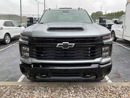 Sterling Gray Metallic 2026 Chevrolet Silverado 2500 Custom
