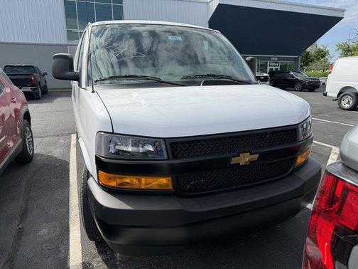 Summit White 2026 Chevrolet Express 2500 Work Van