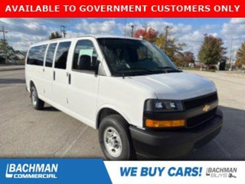 2025 Chevrolet Express 3500 LS